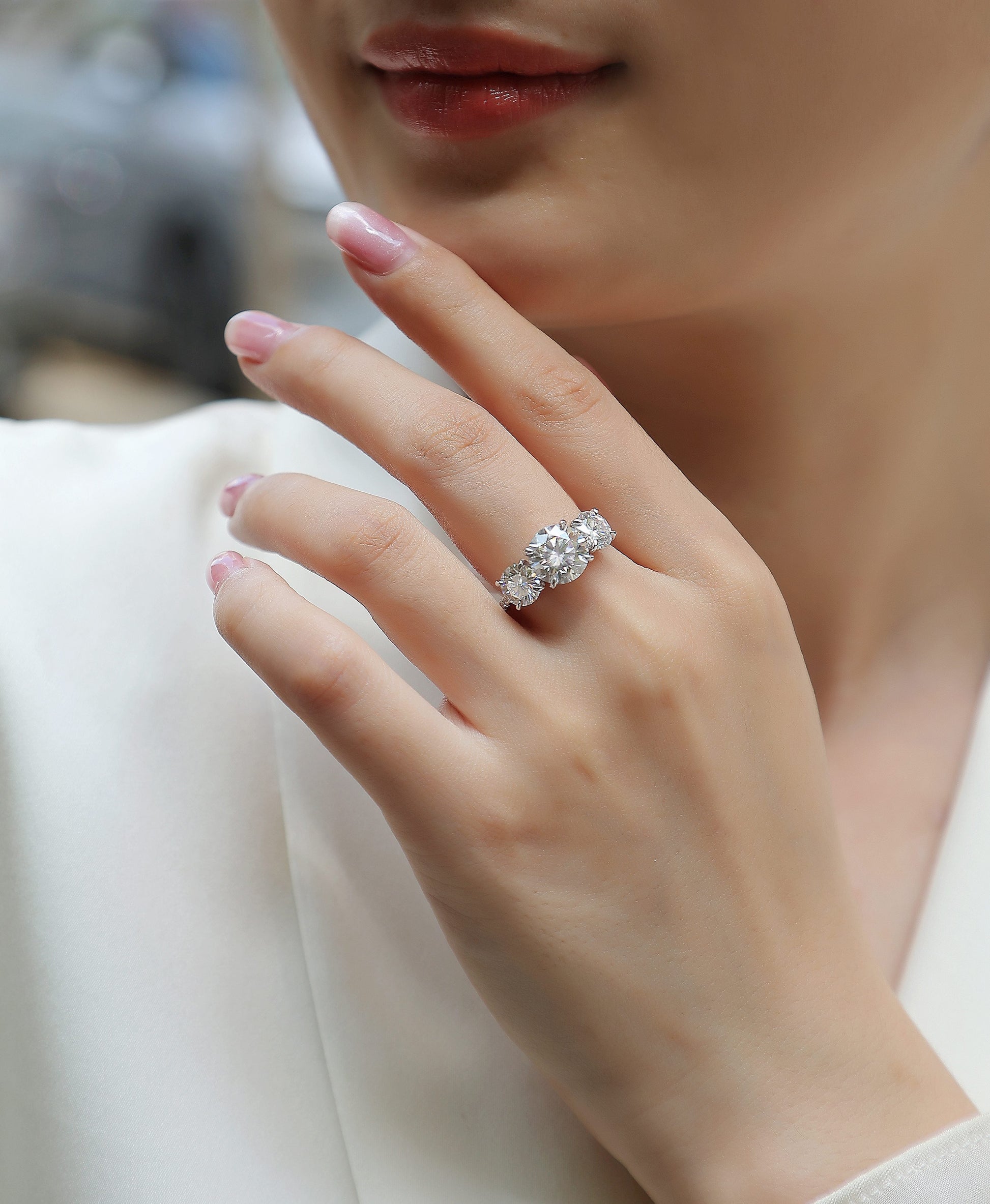 Three Shining Stars - A Fashionable And Luxurious Jewelry Piece Set With 3-carat Moissanite S925 Sterling Silver And Platinum-plated Diamond Weloria