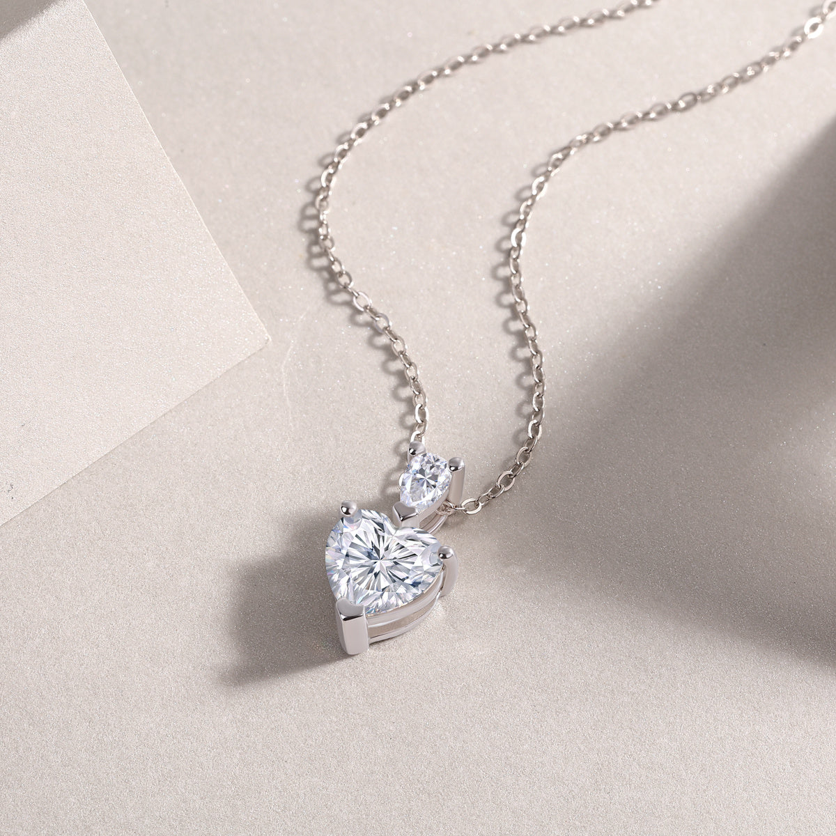 The Beloved Of The Heart - A Fashionable And Luxurious Diamond Jewelry Pendant Set With Moissanite S925 Sterling Silver And Platinum Plating Weloria