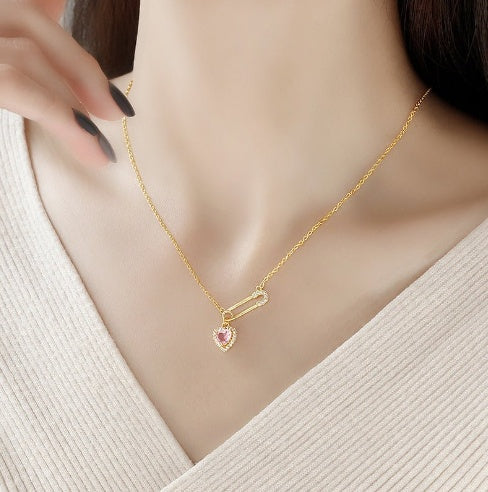 Rhinestone Heart-shaped Pin Necklace Special-interest Design Exquisite High-grade Light Luxury Clavicle Chain Weloria