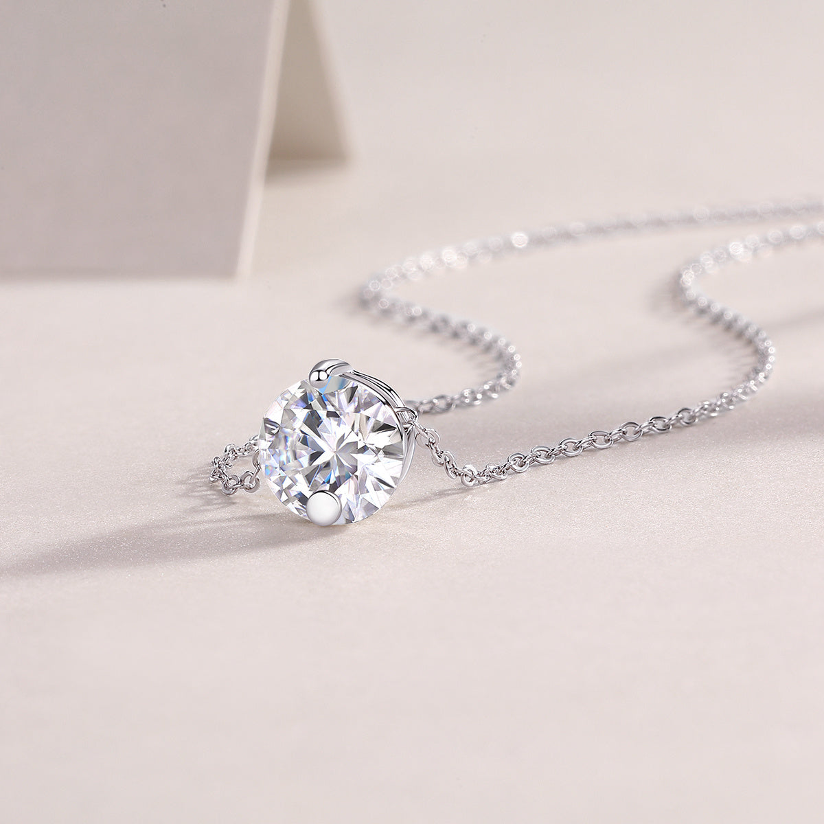 Simple Pleasure - A Fashionable And Luxurious Diamond Jewelry Pendant Set With 2-carat Moissanite S925 Sterling Silver And Platinum Plating Weloria