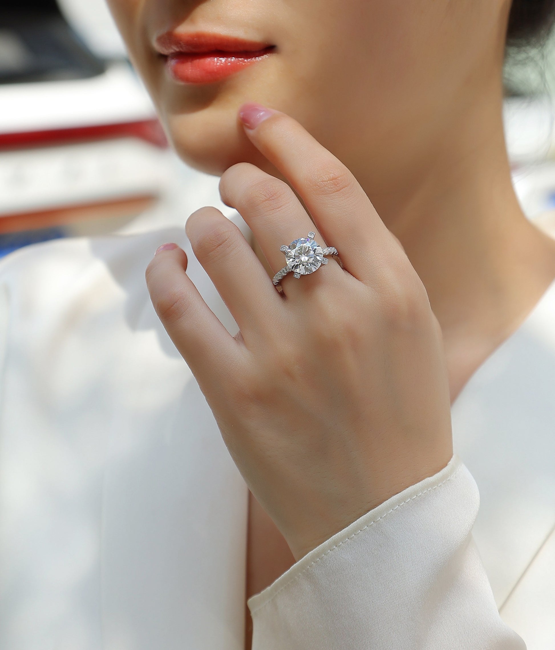 Radiant - A Fashionable And Luxurious Jewelry Piece Set With 5-carat Moissanite S925 Sterling Silver And Platinum-plated Diamond Weloria