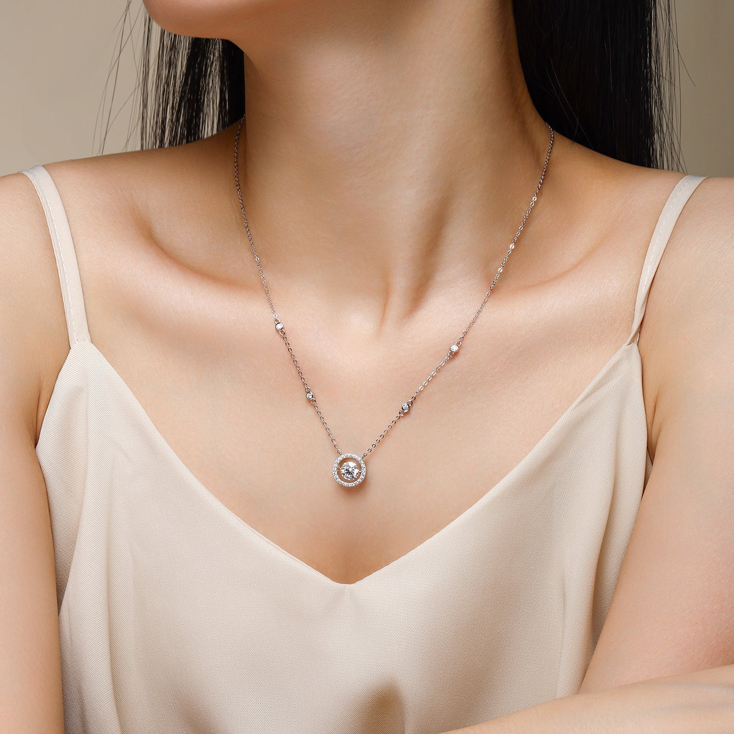 Mobius - A Fashionable And Luxurious Diamond Jewelry Piece Set With 1-carat Moissanite S925 Sterling Silver And Platinum-plated Pendant Weloria