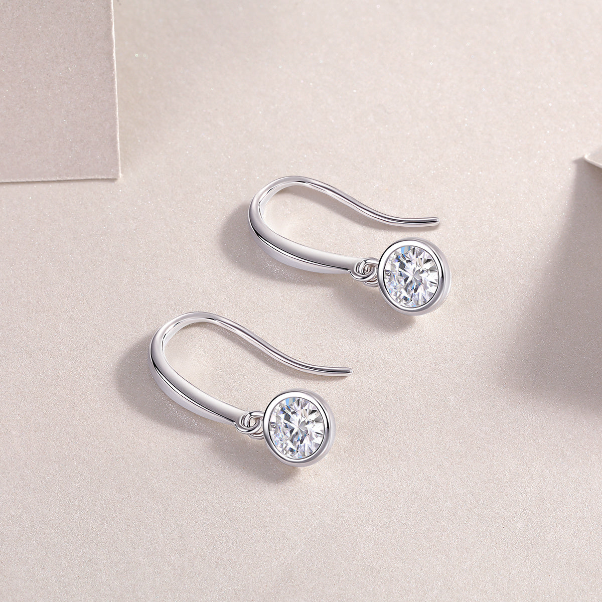 Soft Light And Sweet Whispers - Fashionable Earrings And Stud Jewelry Set With Moissanite S925 Sterling Silver And Platinum-plated Diamonds Weloria