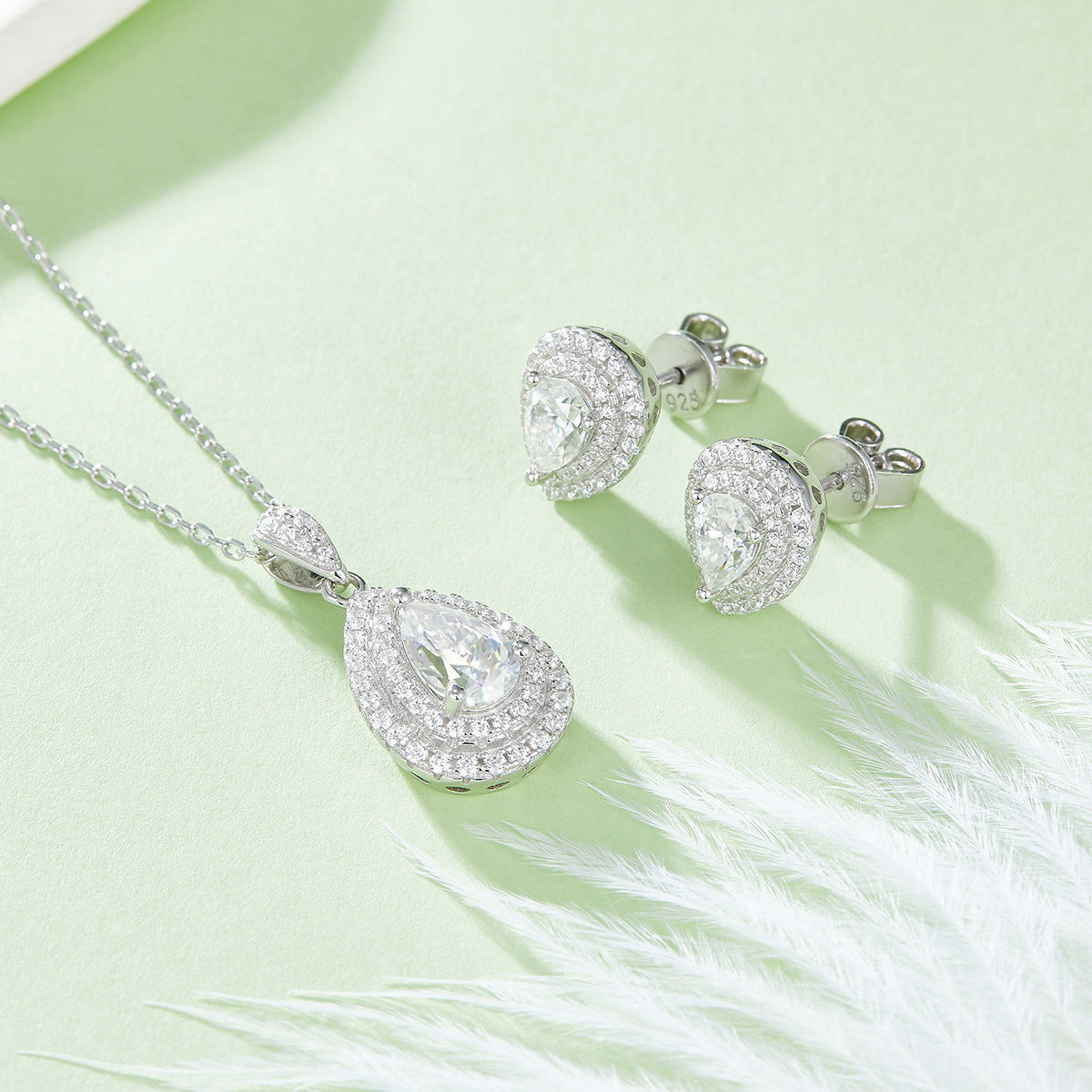Moissanite Water Drop Pear-shaped S925 Sterling Silver Jewelry Suit Weloria