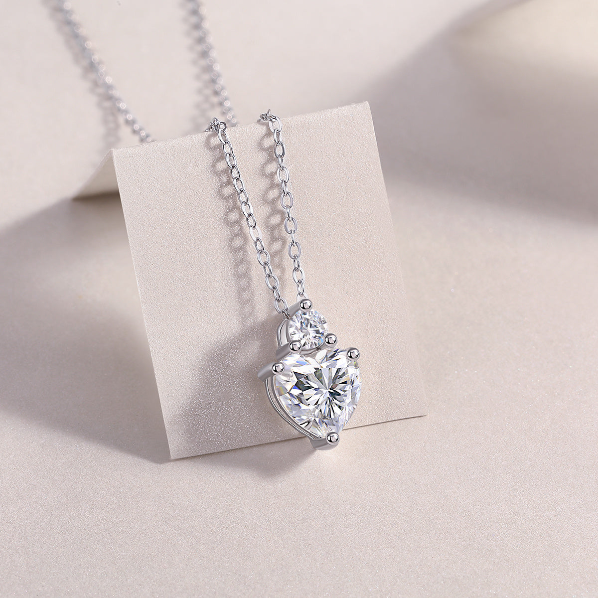 Ripple Fantasy - A Fashionable And Luxurious Diamond Jewelry Pendant Set With Moissanite S925 Sterling Silver And Platinum Plating Weloria