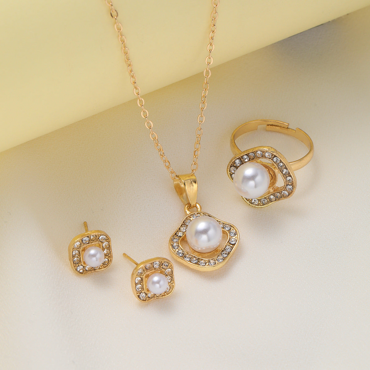 Fashion Rhinestone Pearl Square Necklace Suit Weloria