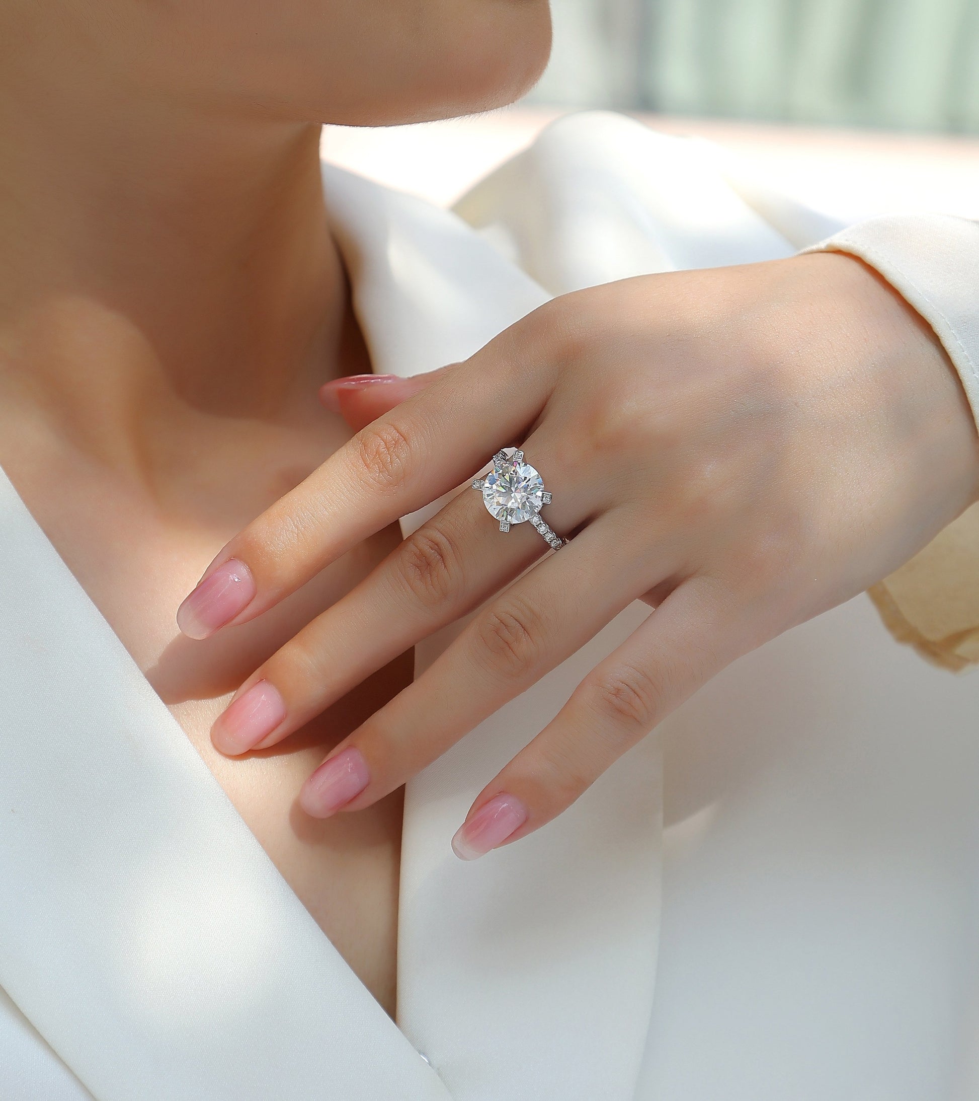 Radiant - A Fashionable And Luxurious Jewelry Piece Set With 5-carat Moissanite S925 Sterling Silver And Platinum-plated Diamond Weloria