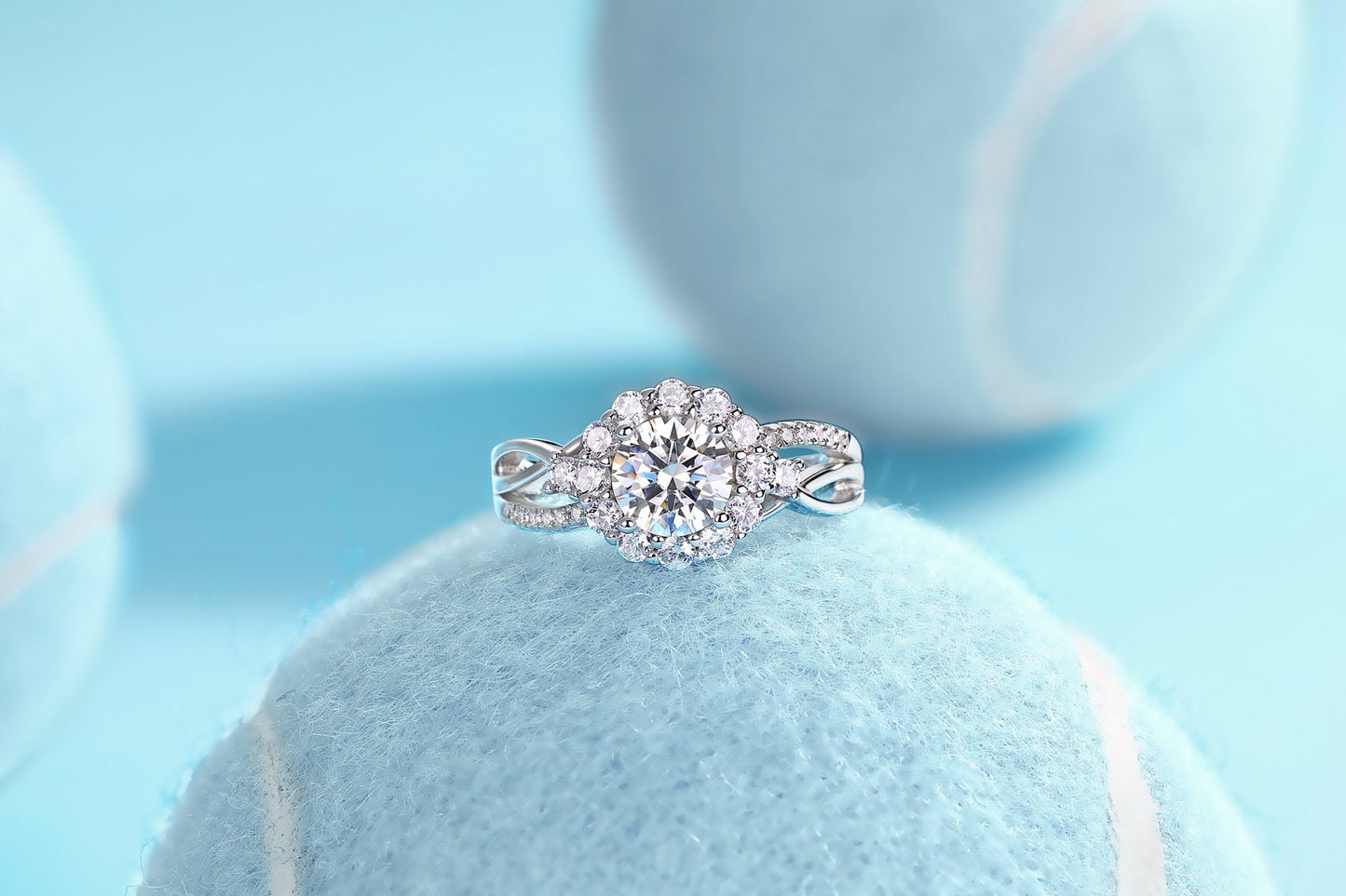 Snow Lotus - A Fashionable And Luxurious Jewelry Piece Set With 2-carat Moissanite S925 Sterling Silver And Platinum-plated Diamond Weloria