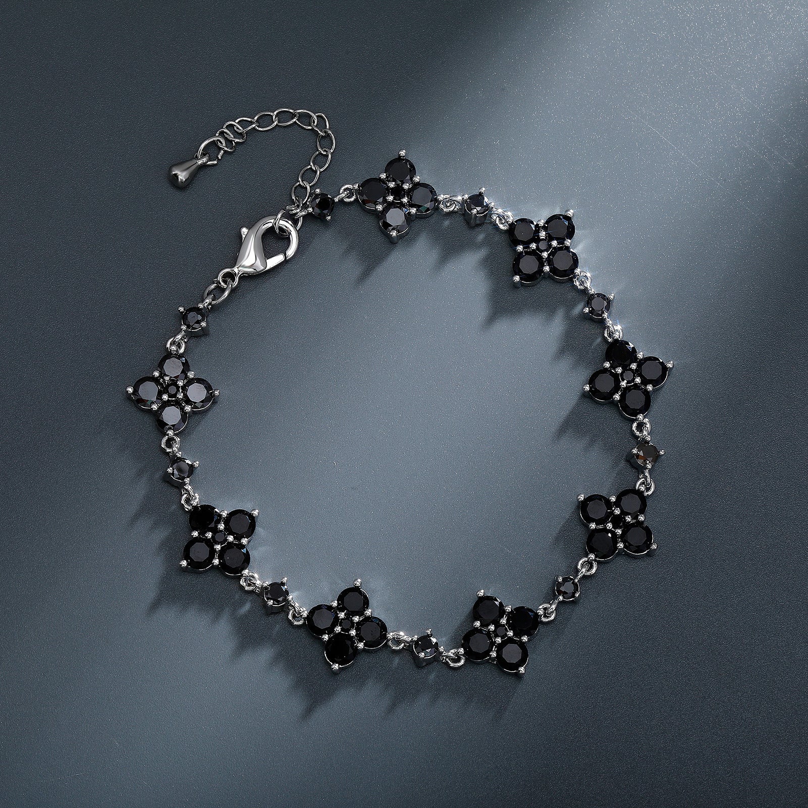 Flower Rhinestone Bracelet Light Luxury Sparking Zirconium High-grade Niche Bracelet Hand Jewelry Weloria