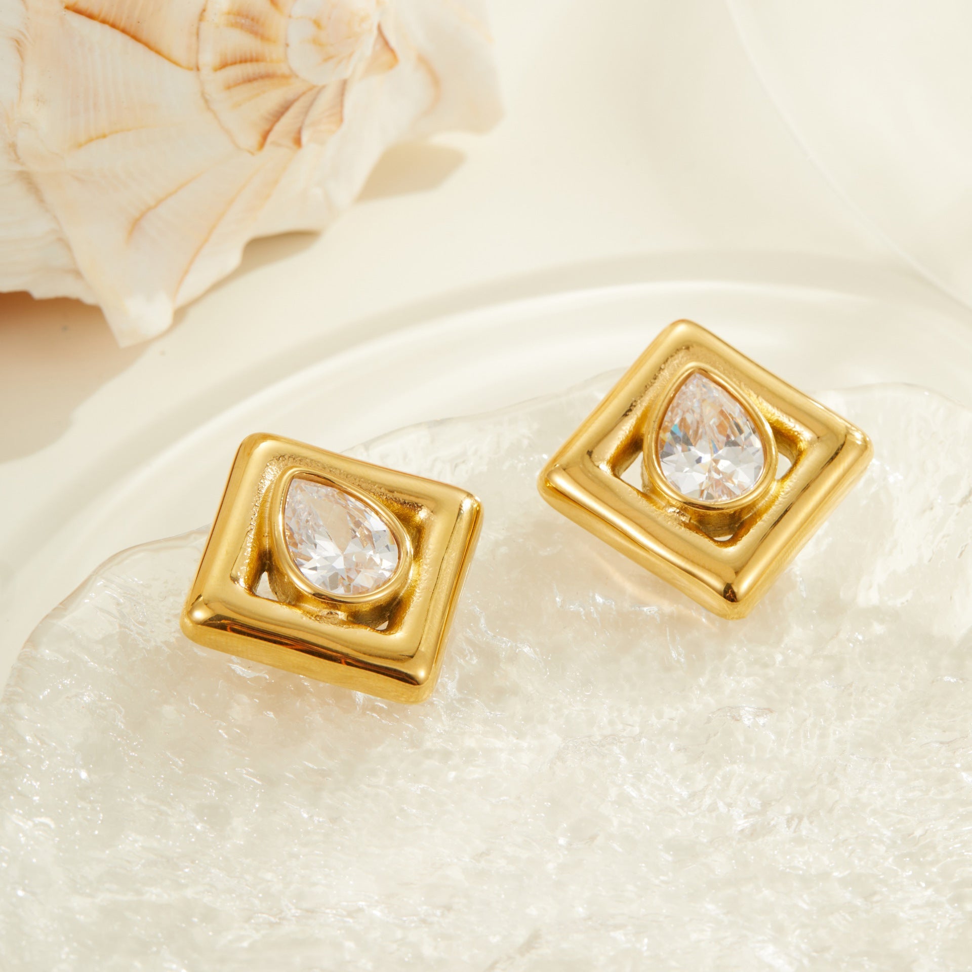 Inlaid Water Drop Zircon Stainless Steel Studs Weloria