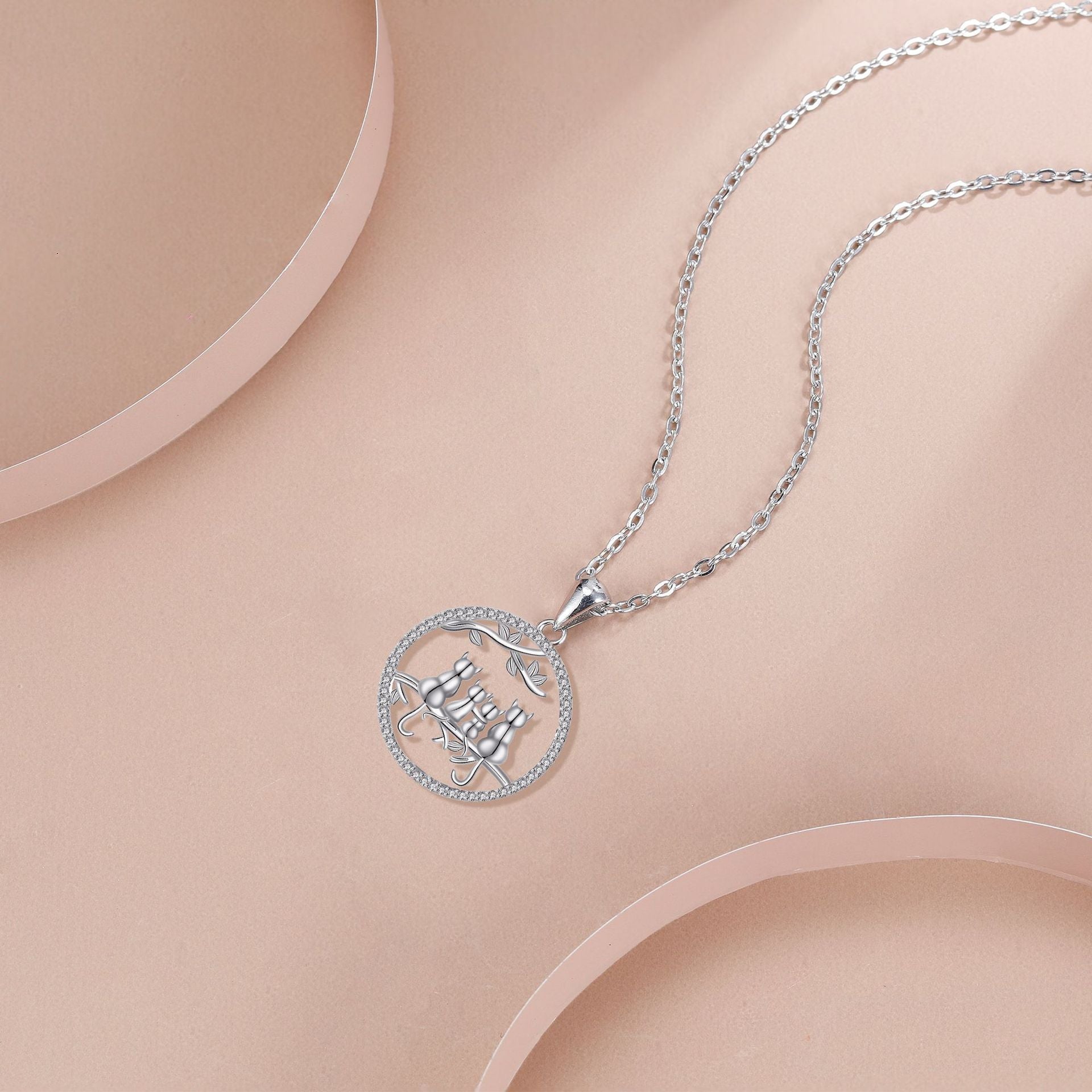 Four Kitten Necklace High Sense European And American Weloria