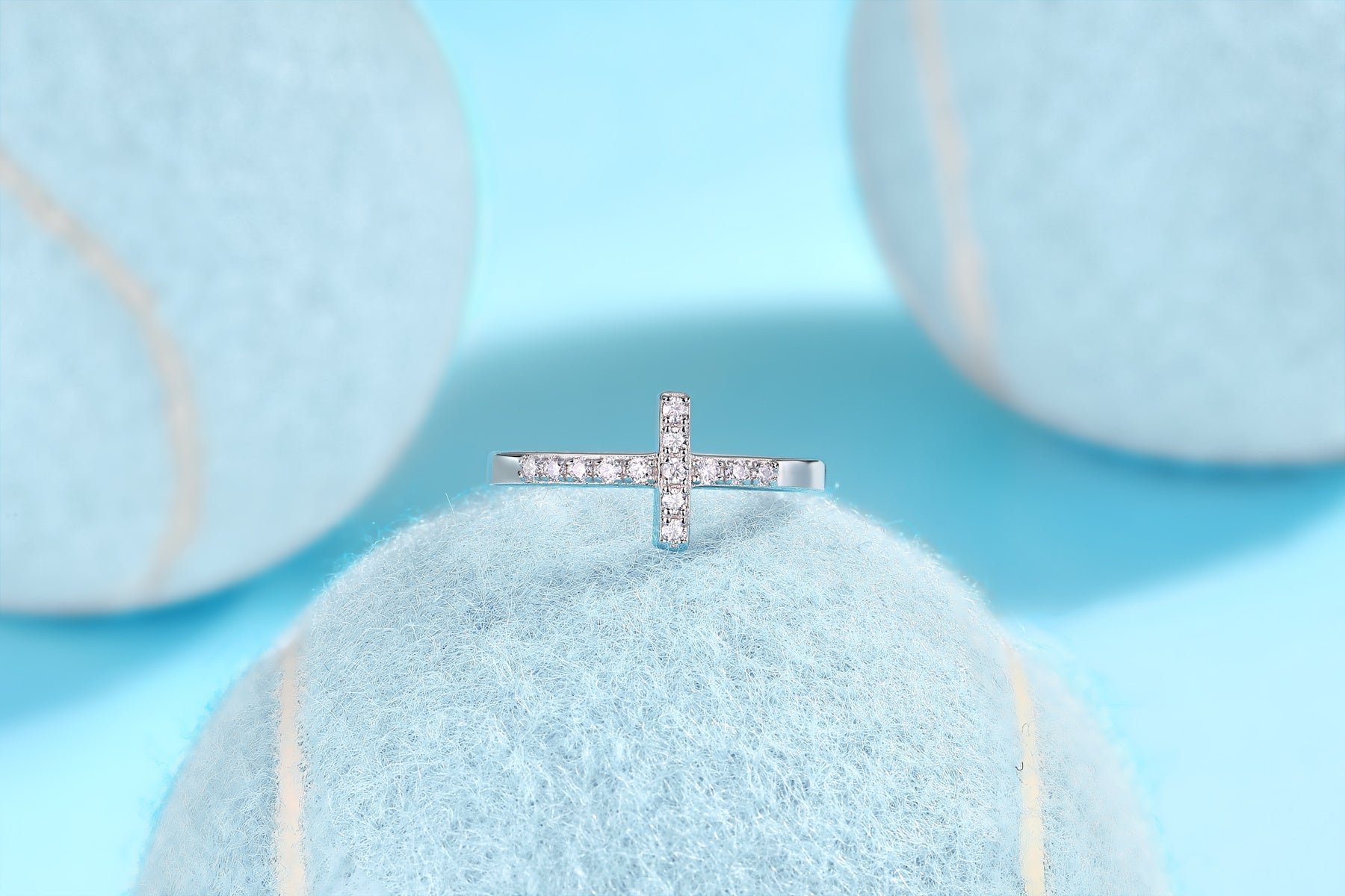 Holy Light Cross - A Fashionable And Luxurious Jewelry Piece Set With Moissanite S925 Sterling Silver And Platinum-plated Diamond Weloria
