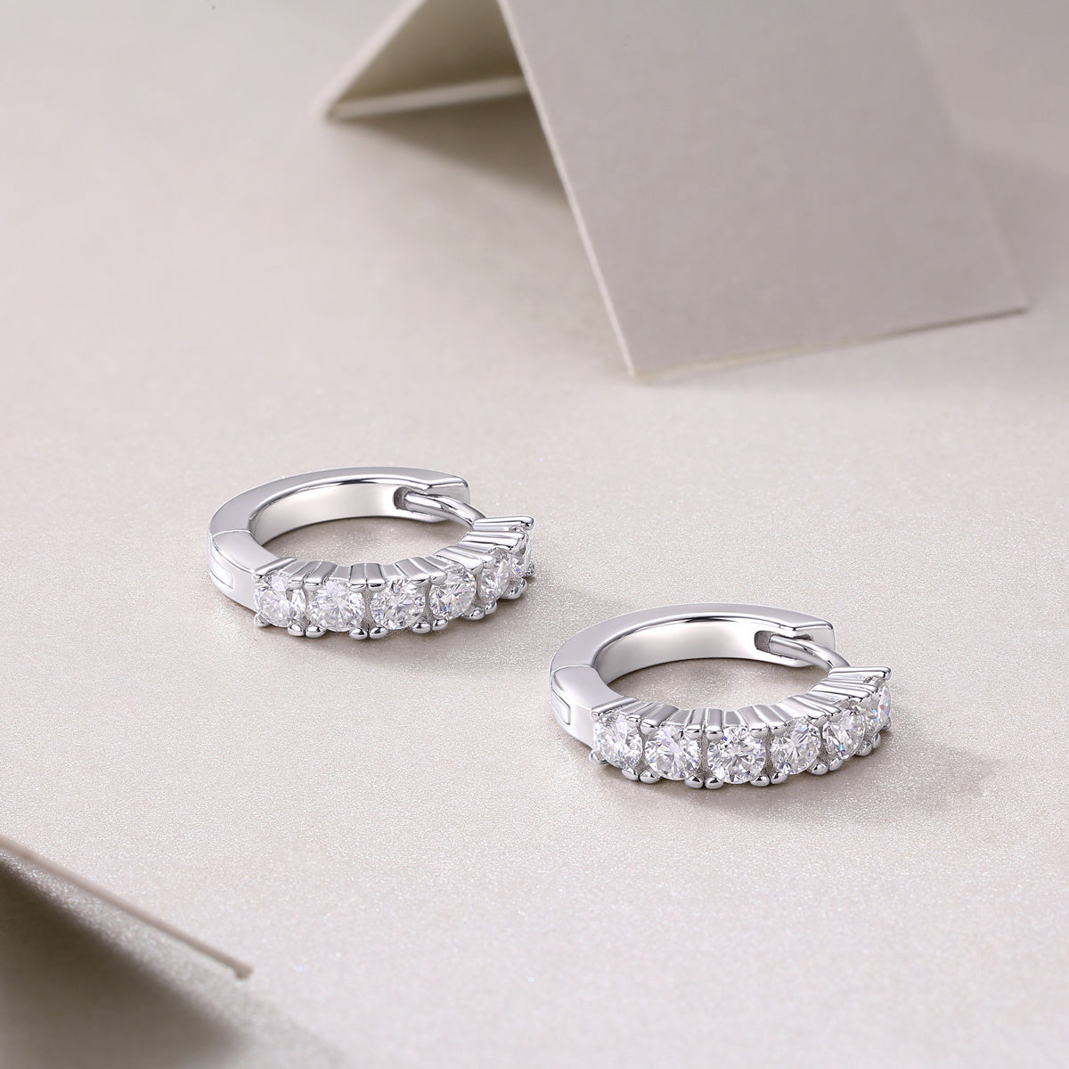 Pursuit - Fashionable And Luxurious Diamond Jewelry Earrings Set With Moissanite S925 Sterling Silver And Platinum-plated Stud Earrings Weloria