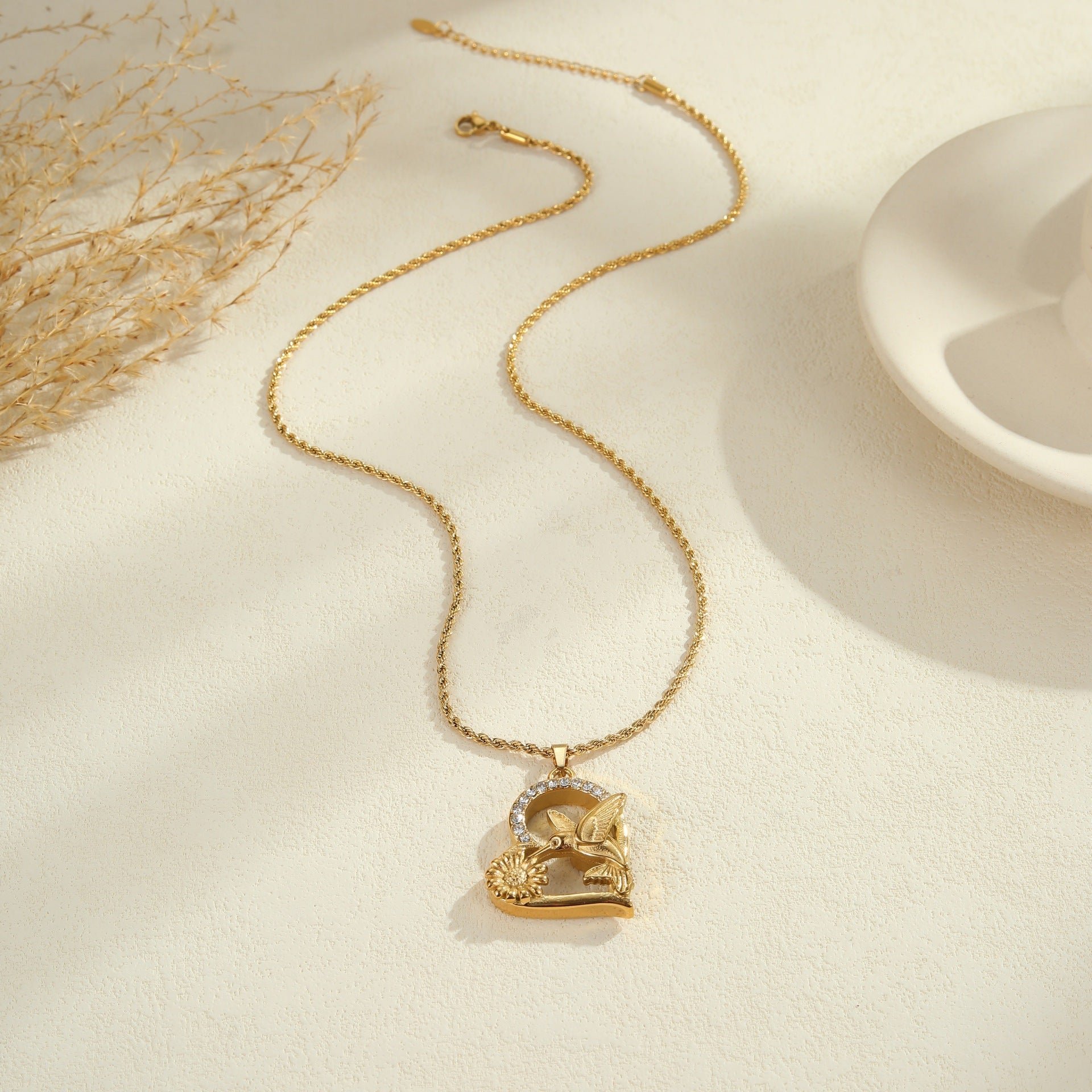 Design Sense Hummingbird Flowers Print Pendant Gold-plated Titanium Steel Weloria