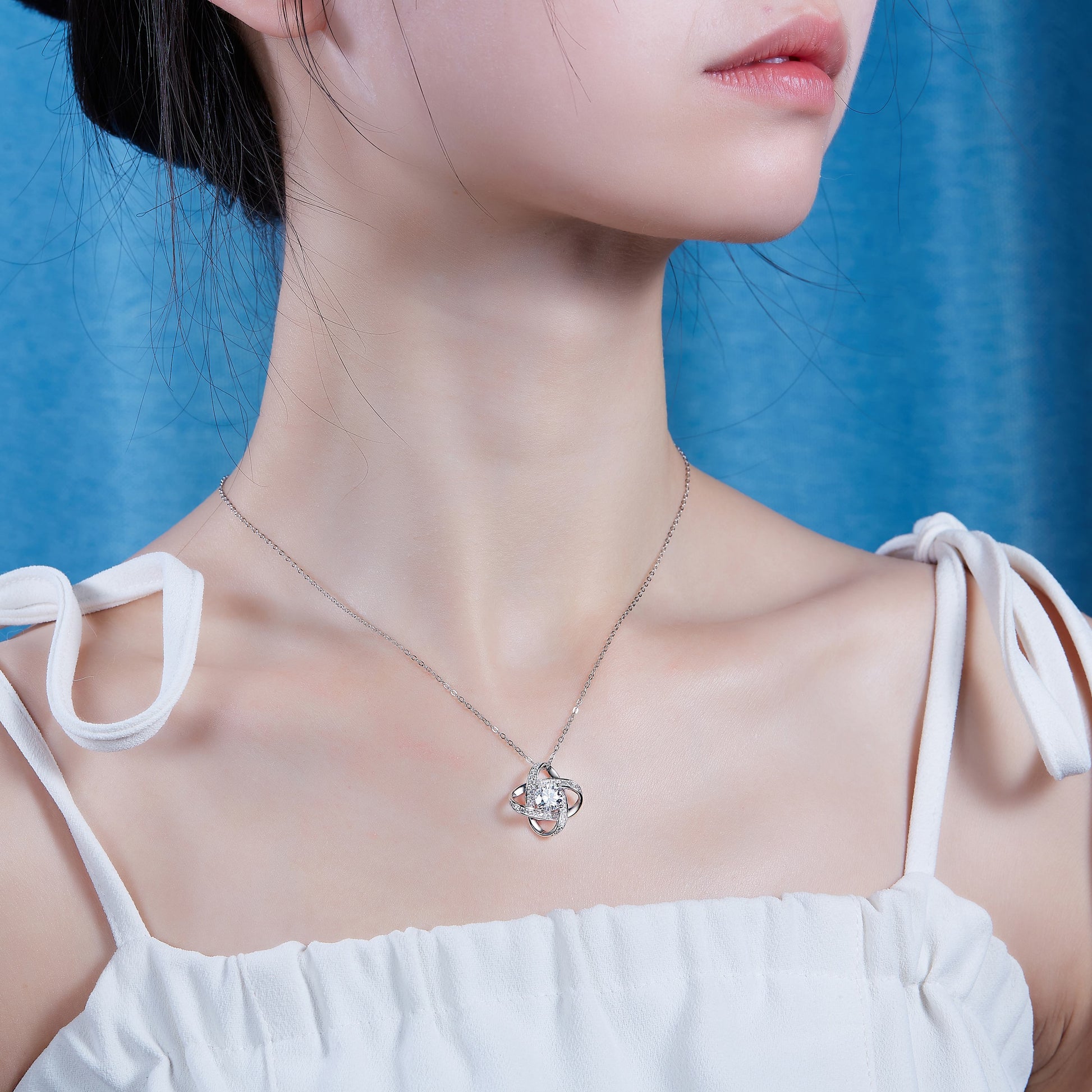 Reciprocating - A Fashionable And Luxurious Diamond Jewelry Pendant Set With 1-carat Moissanite S925 Sterling Silver And Platinum Plating Weloria