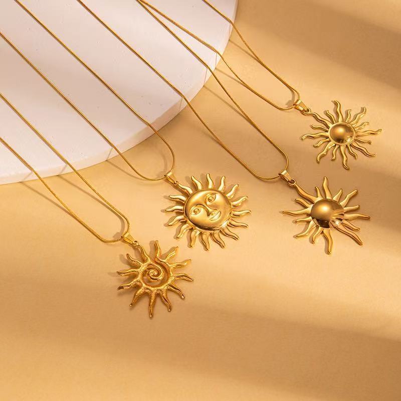 Titanium Steel Necklace Women's Gold High-grade Design Fashion Necklace Weloria