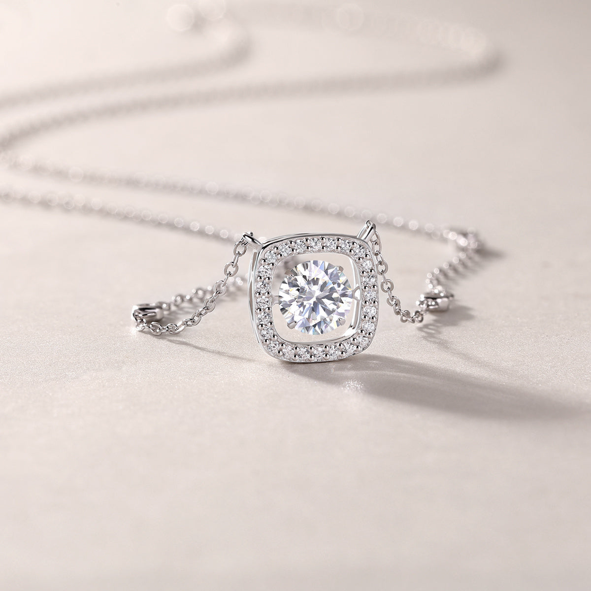 Sweet - A Fashionable And Luxurious Diamond Jewelry Pendant Set With 1-carat Moissanite S925 Sterling Silver And Platinum Plating Weloria