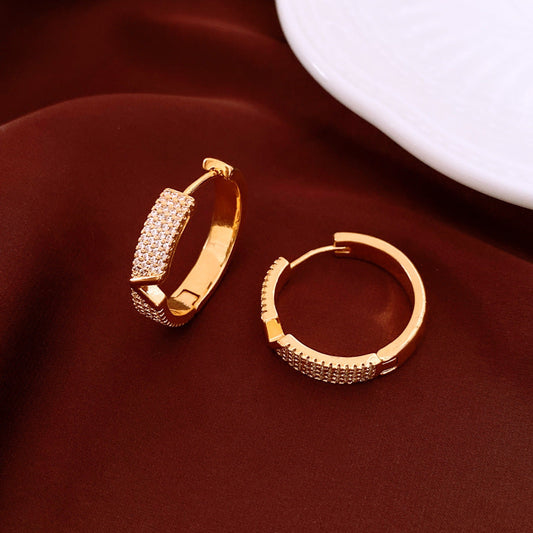 Simple And Versatile Letter Round Women's Ear Clip Weloria