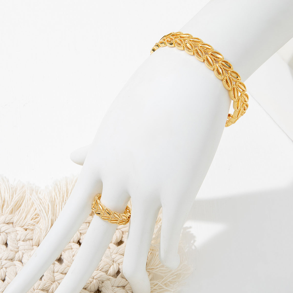 2Pcs Fashion 18k Gold Plated Wheat Ear Leaves Opening Bracelet Ring Set Suitable For Women's Daily Wear Holiday Jewelry Gifts Weloria