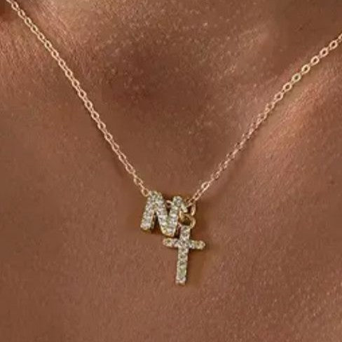 European And American Zircon Inlaid 26 Letter Necklace With Diamonds Weloria
