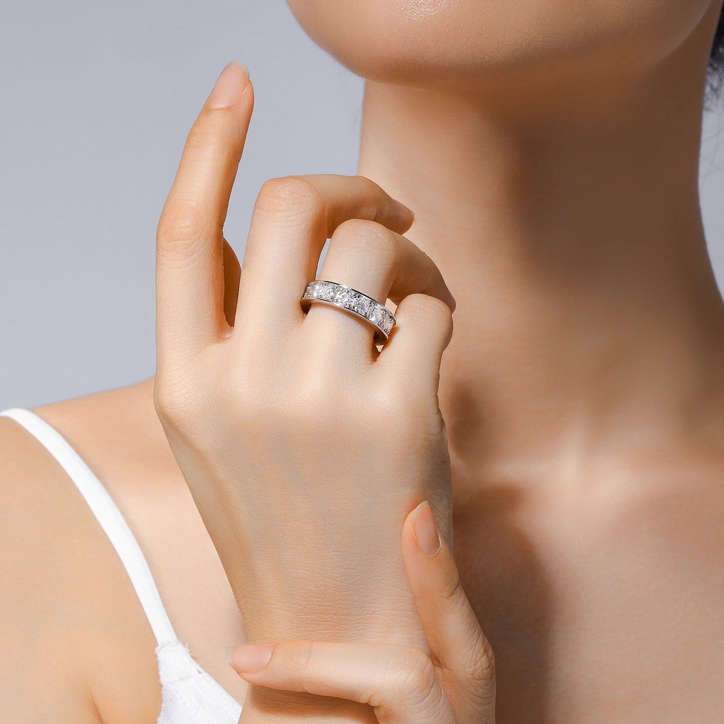 Flowing Clouds Convey Emotions - A Fashionable And Luxurious Jewelry Piece Set With One-third Carat Moissanite S925 Sterling Silver And Platinum-plated Diamond Weloria