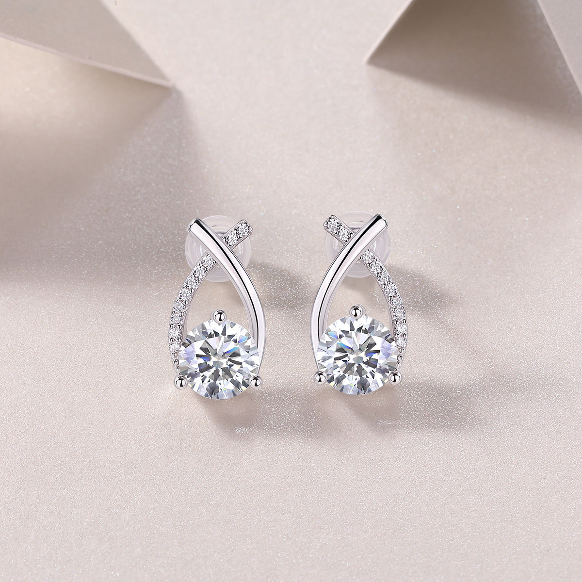 Happy Encounter - Fashionable And Luxurious Diamond Jewelry Set With 1-carat Moissan Diamond S925 Sterling Silver And Platinum-plated Stud Earrings Weloria