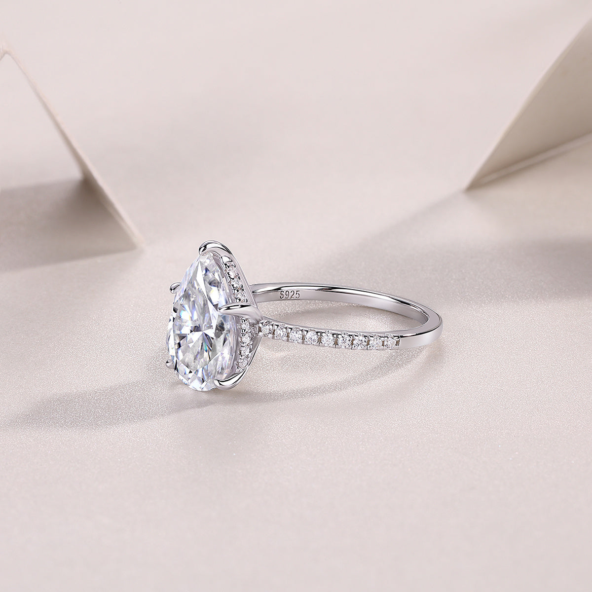 Light And Shadow - A Fashionable Diamond Jewelry Piece Set With Moissanite S925 Sterling Silver And Platinum Diamond Ring Weloria