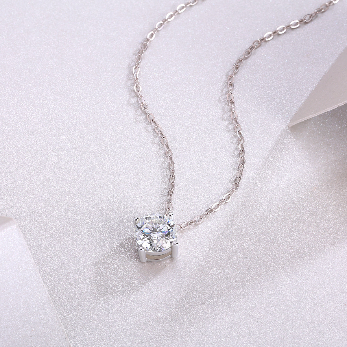 True Heart - A Fashionable And Luxurious Diamond Jewelry Pendant Set With 1-carat Moissan Diamond S925 Sterling Silver Weloria