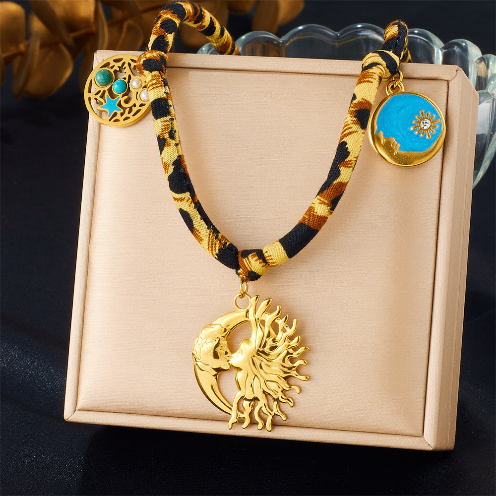 European And American Retro Cotton Necklace Heart Romantic Portrait Creative Pendant Clavicle Chain Weloria