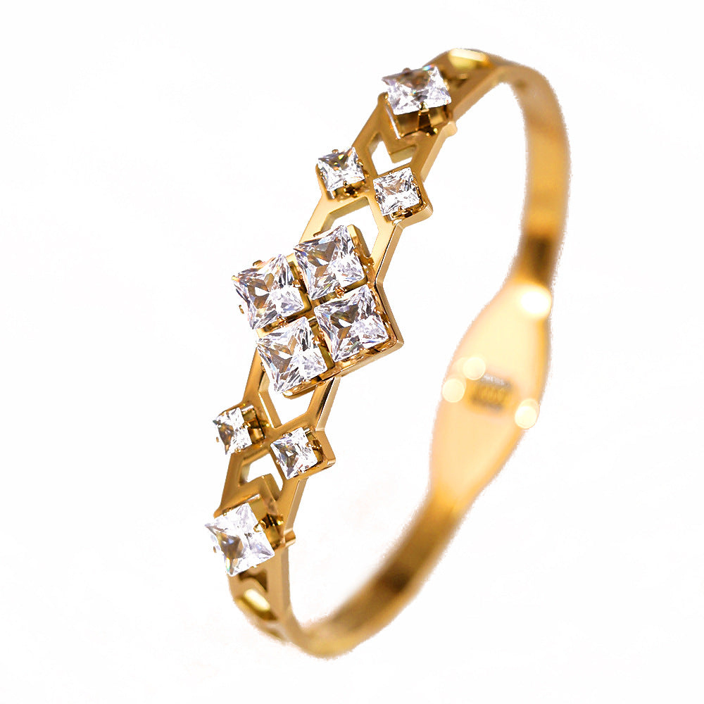 18K Gold High-grade Diamond-embedded Titanium Steel No Fading Ornament Bracelet Weloria