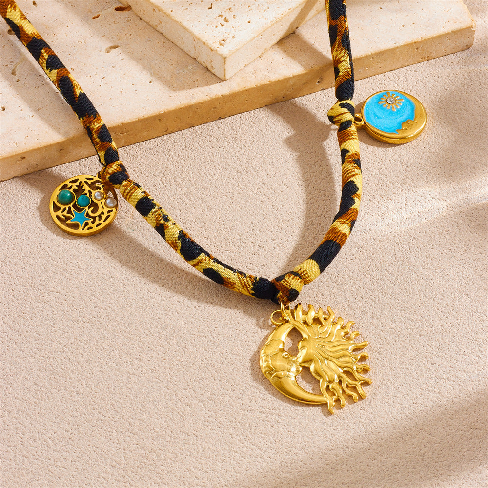 European And American Retro Cotton Necklace Heart Romantic Portrait Creative Pendant Clavicle Chain Weloria