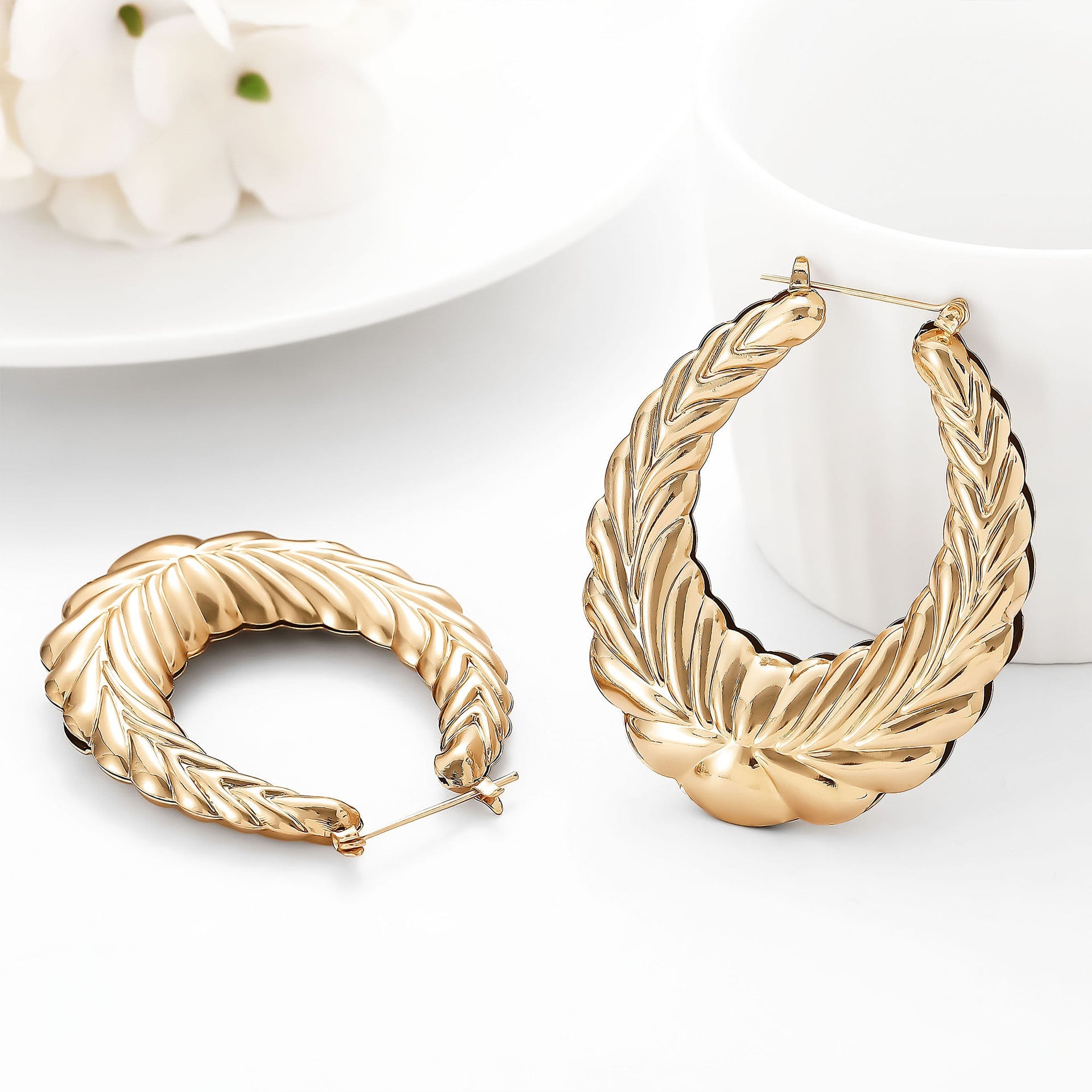Fashion Personality Wheat Pattern Oval Earrings Weloria