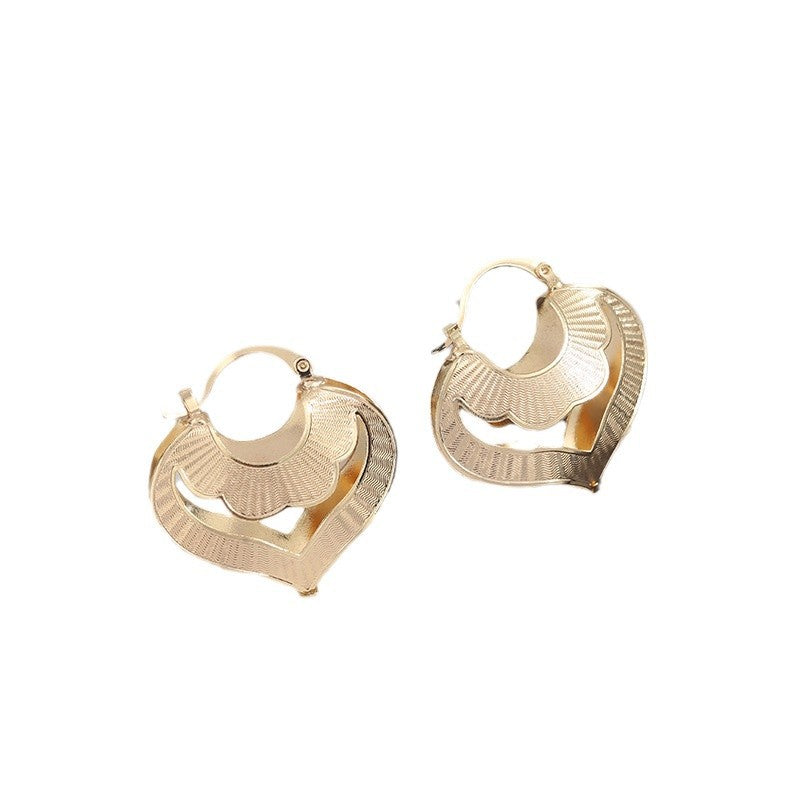 Copper Heart-shaped Hollow Stud Earrings Simple Fashion Lace Design Weloria