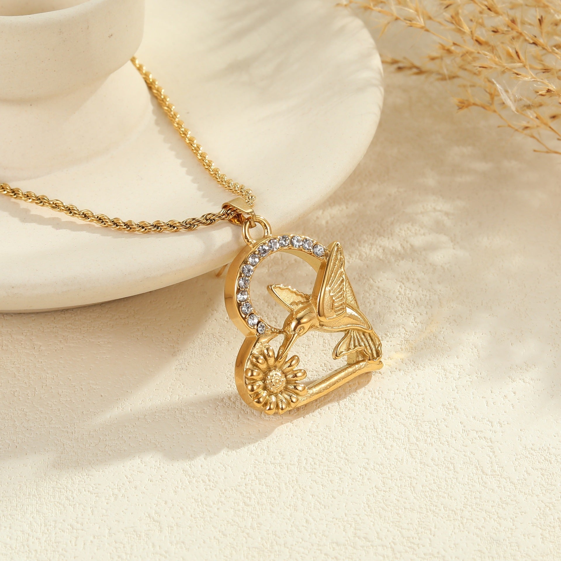Design Sense Hummingbird Flowers Print Pendant Gold-plated Titanium Steel Weloria