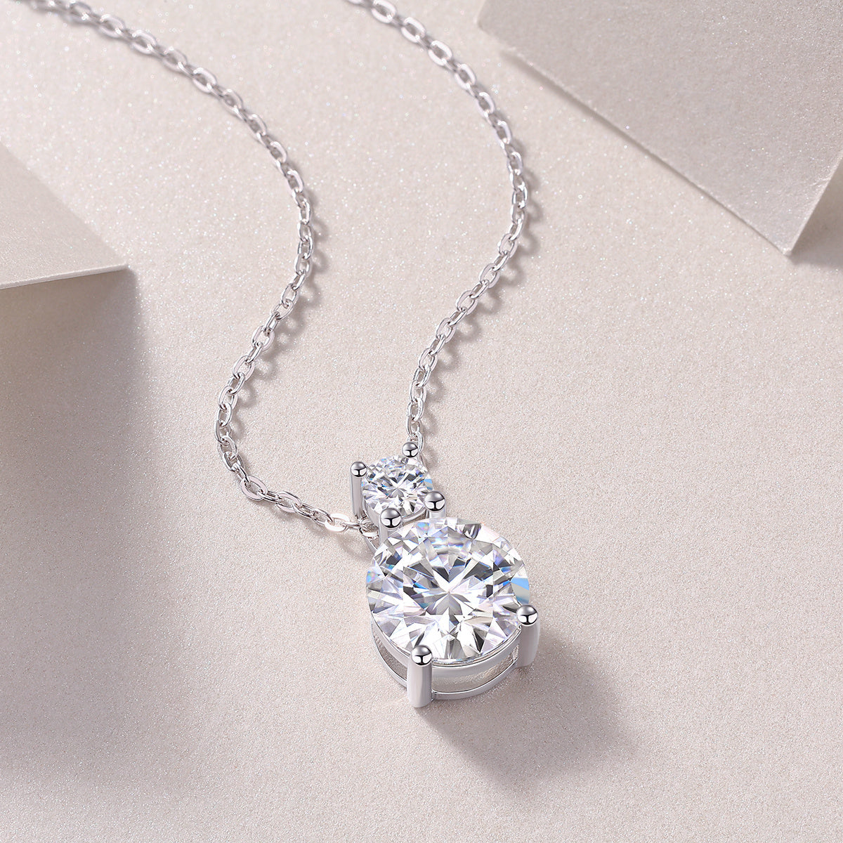 Jazz Manor - A Fashionable And Luxurious Diamond Jewelry Piece Set With 3-carat Moissanite S925 Sterling Silver And Platinum-plated Pendant Weloria