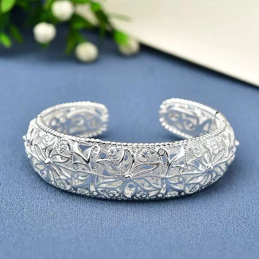 Women's Hollow-out Wide-faced Filigree Bracelet Weloria