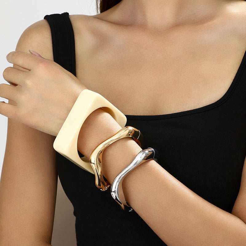 Bracelet Creative Retro Metal Glossy Surface Bracelet Weloria