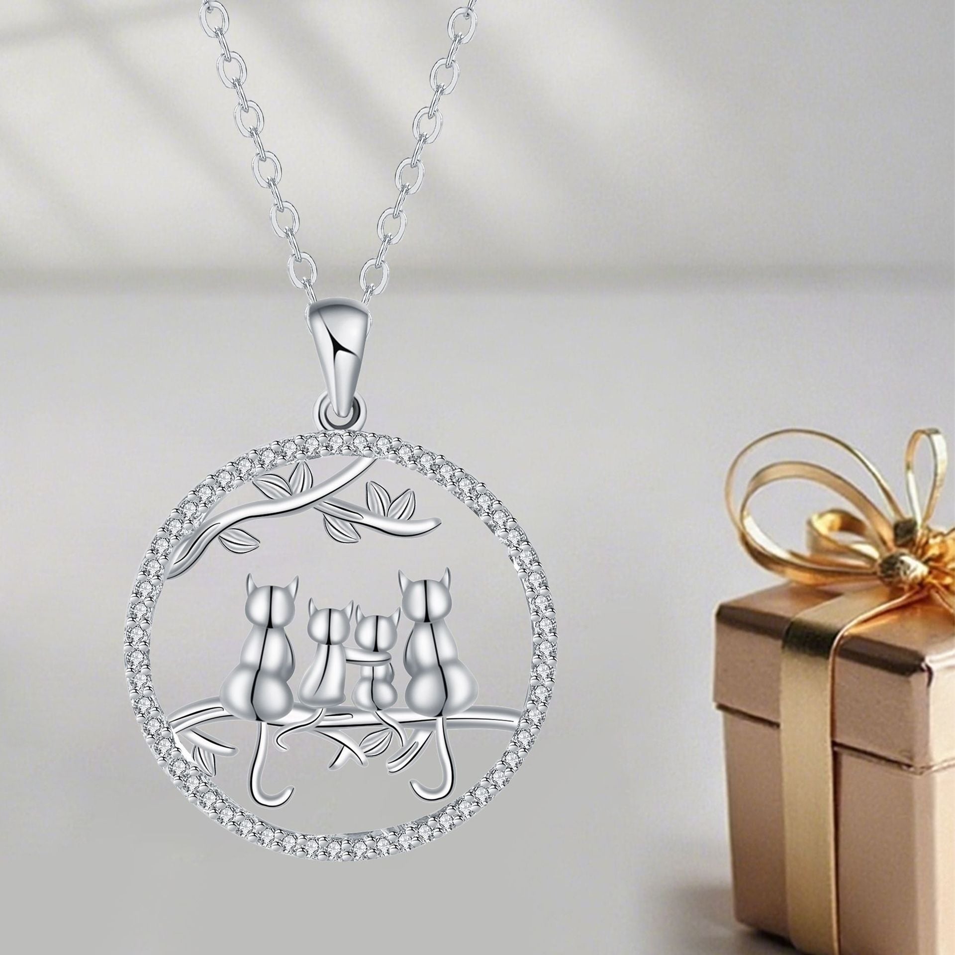 Four Kitten Necklace High Sense European And American Weloria