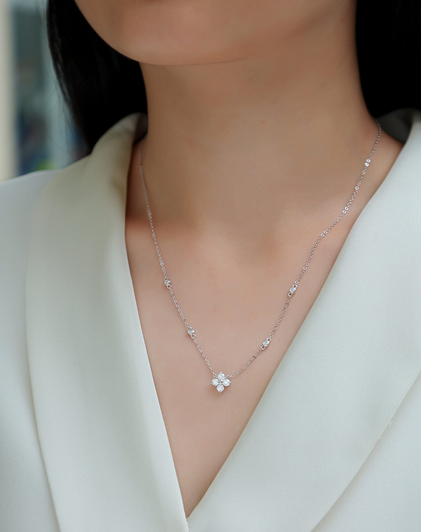 Radiant Star - A Fashionable And Luxurious Diamond Jewelry Pendant Set With Moissanite S925 Sterling Silver And Platinum Plating Weloria