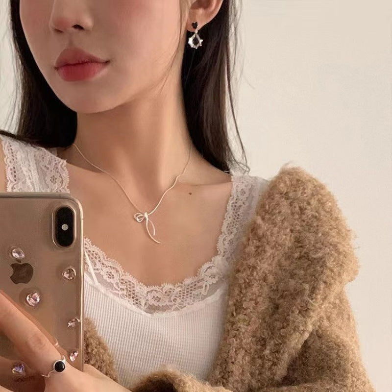 Women's Minimalist Ribbon Bow Necklace Weloria