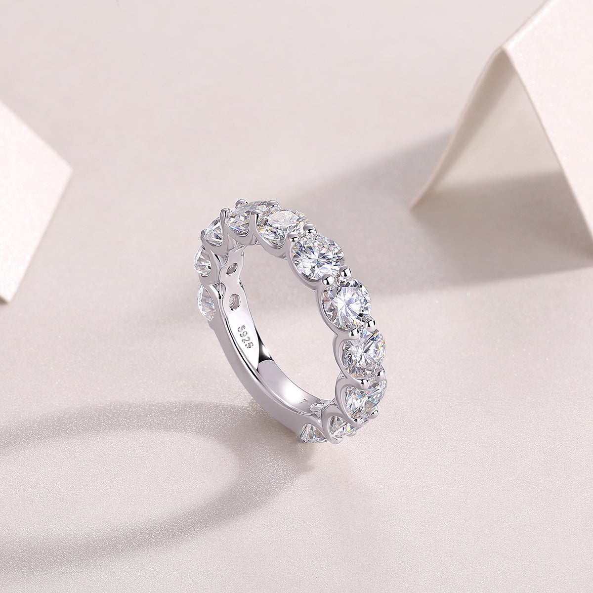 Dazzling Moments - A Fashionable And Luxurious Jewelry Accessory Set With Moissanite S925 Sterling Silver And Platinum-plated Diamond Weloria