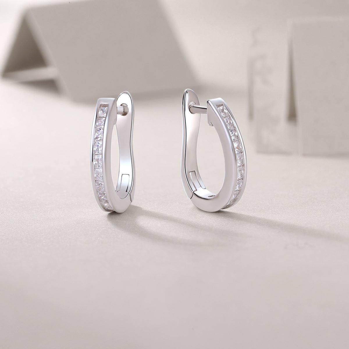 Touch Tenderness - Fashionable And Luxurious Diamond Jewelry Earrings Set With Moissanite S925 Sterling Silver And Platinum-plated Stud Earrings Weloria