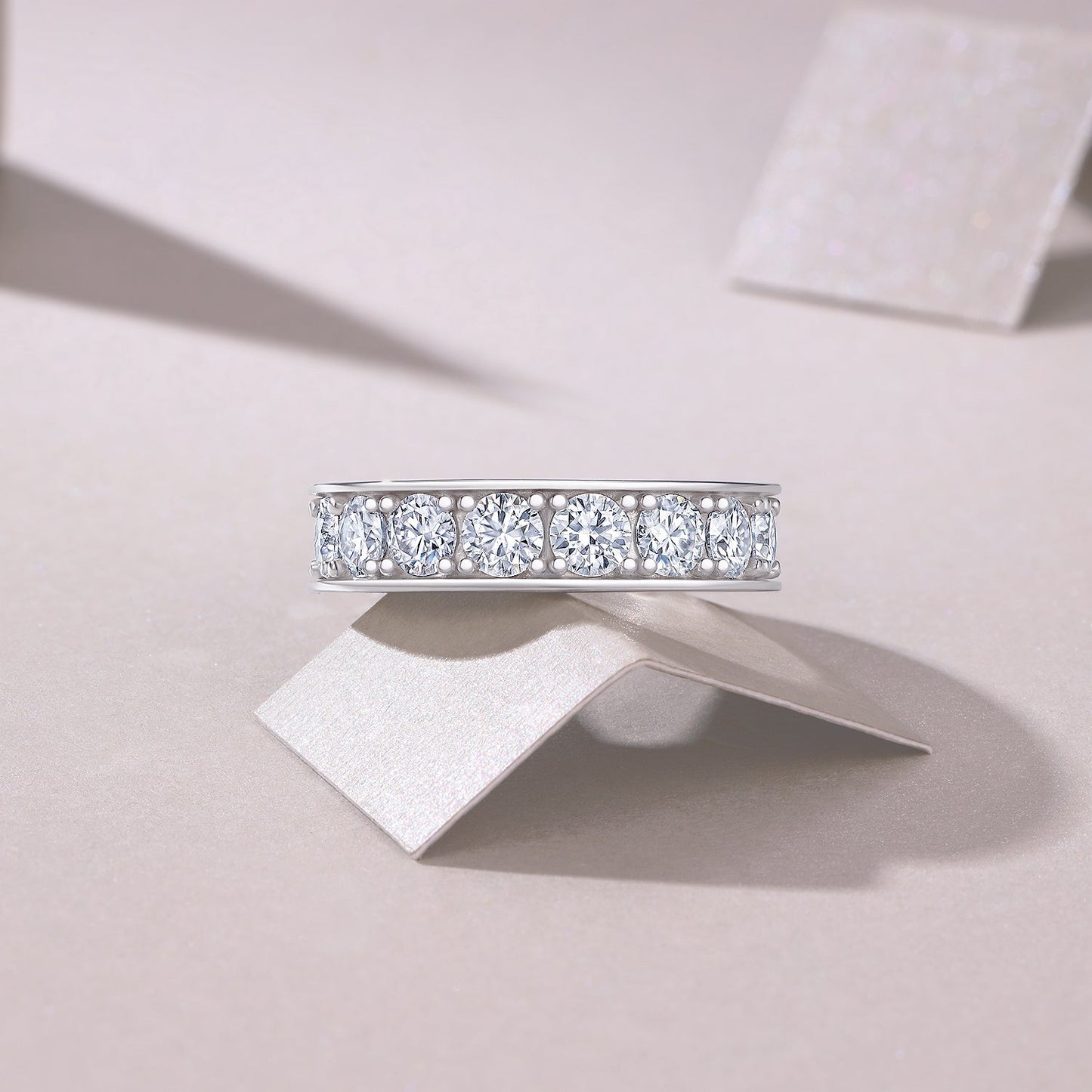 Flowing Clouds Convey Emotions - A Fashionable And Luxurious Jewelry Piece Set With One-third Carat Moissanite S925 Sterling Silver And Platinum-plated Diamond Weloria