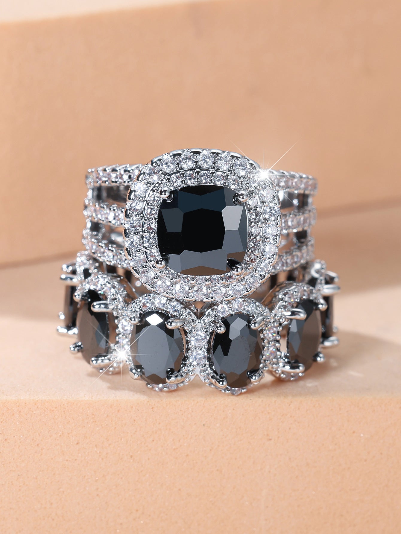 Egg-shaped Full Circle Micro Inlaid Zircon Ring Set Weloria