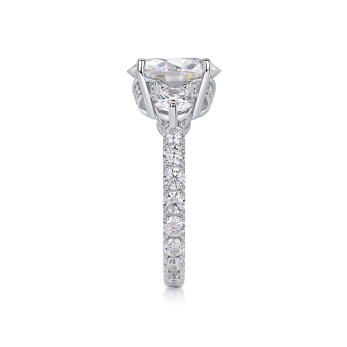 Three-diamond Brilliance - A Fashionable And Luxurious Jewelry Piece Set With 5-carat Moissanite S925 Sterling Silver And Platinum-plated Diamond Weloria