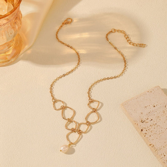 Light Luxury Irregular With Personality Circle And Pearl Necklace For Women Weloria