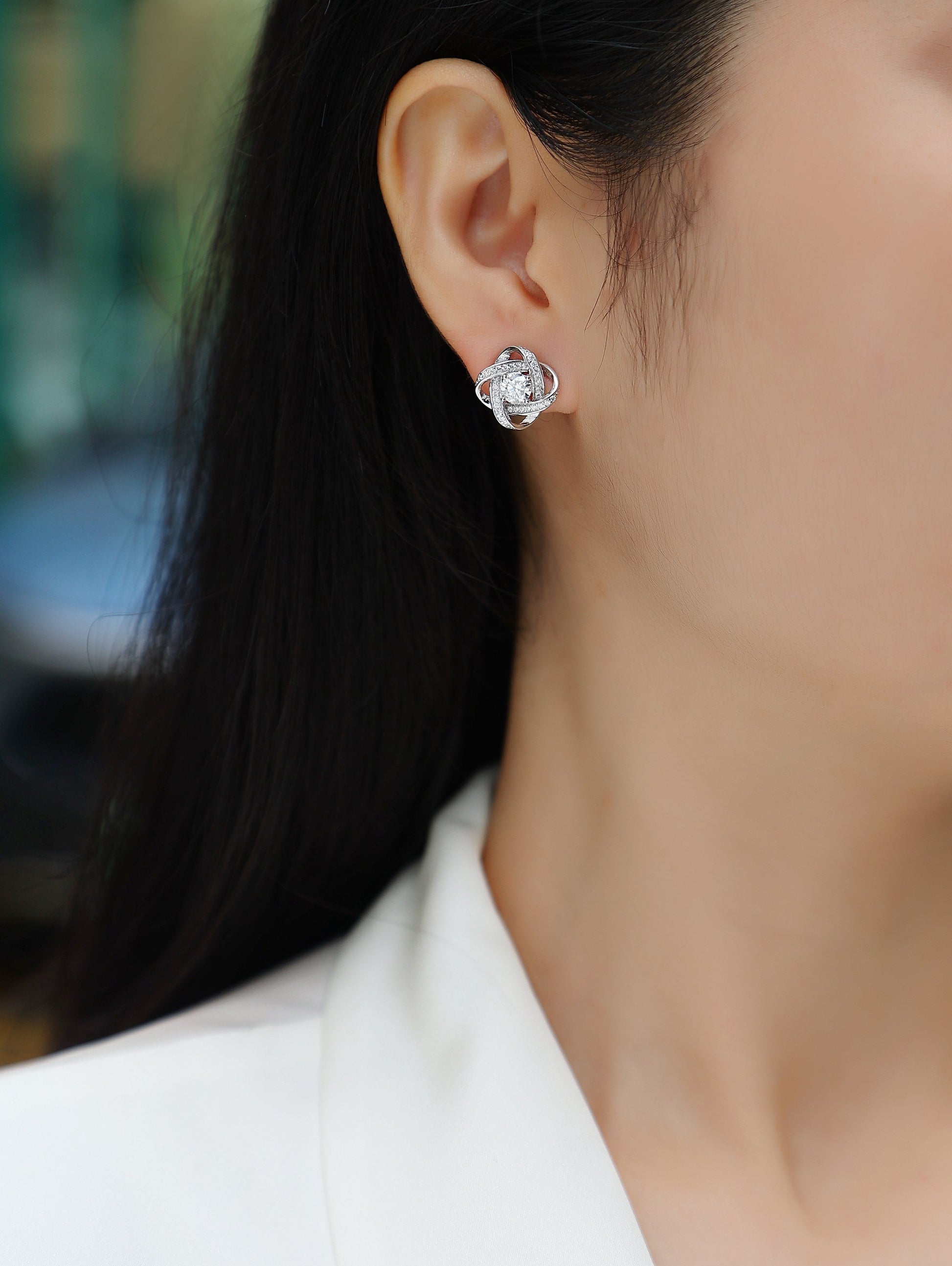 Hope Beam - A Fashionable And Luxurious Diamond Jewelry Piece Set With Half-carat Moissanite S925 Sterling Silver And Platinum-plated Stud Earrings Weloria