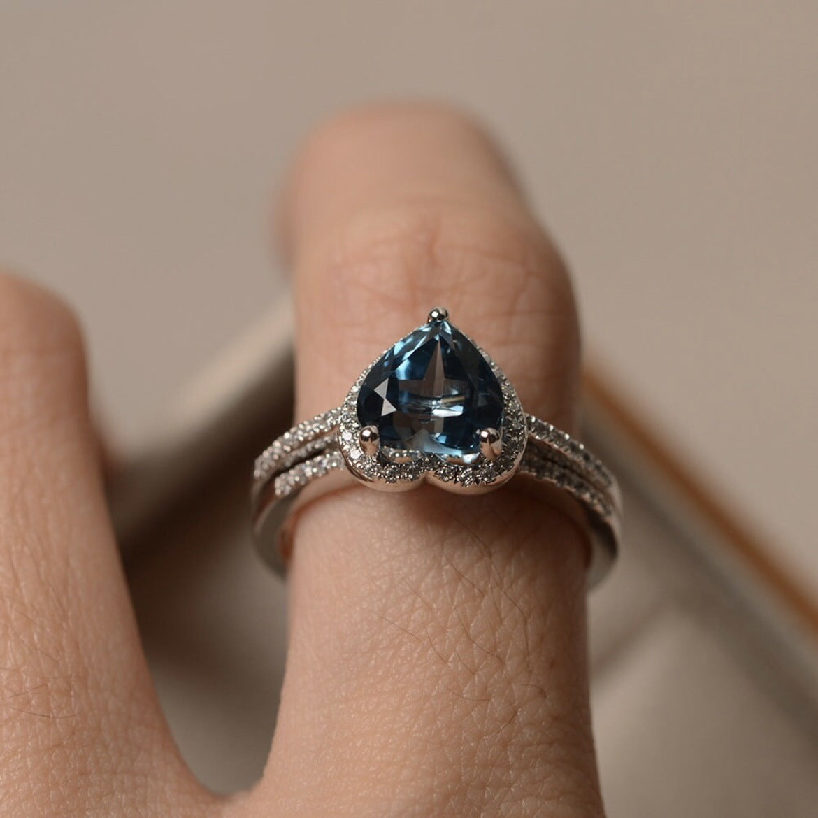 Blue Heart Zircon Ring Fashion Women Ornament Weloria