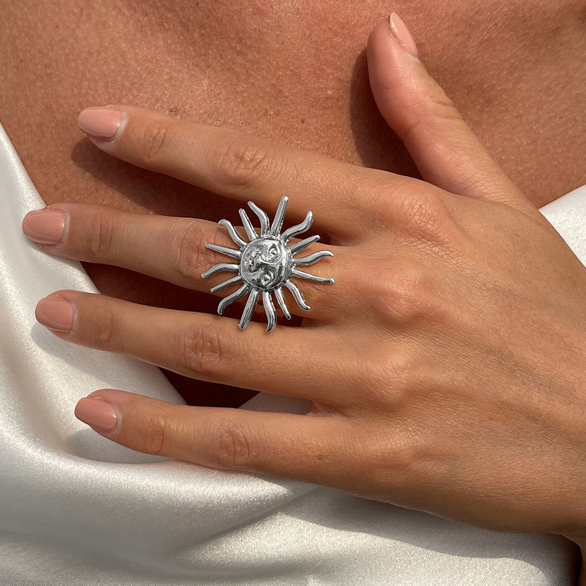Exaggerated Face Sun Alloy Ring Suit Vacation Beach Geometric Adjustable Ring Weloria