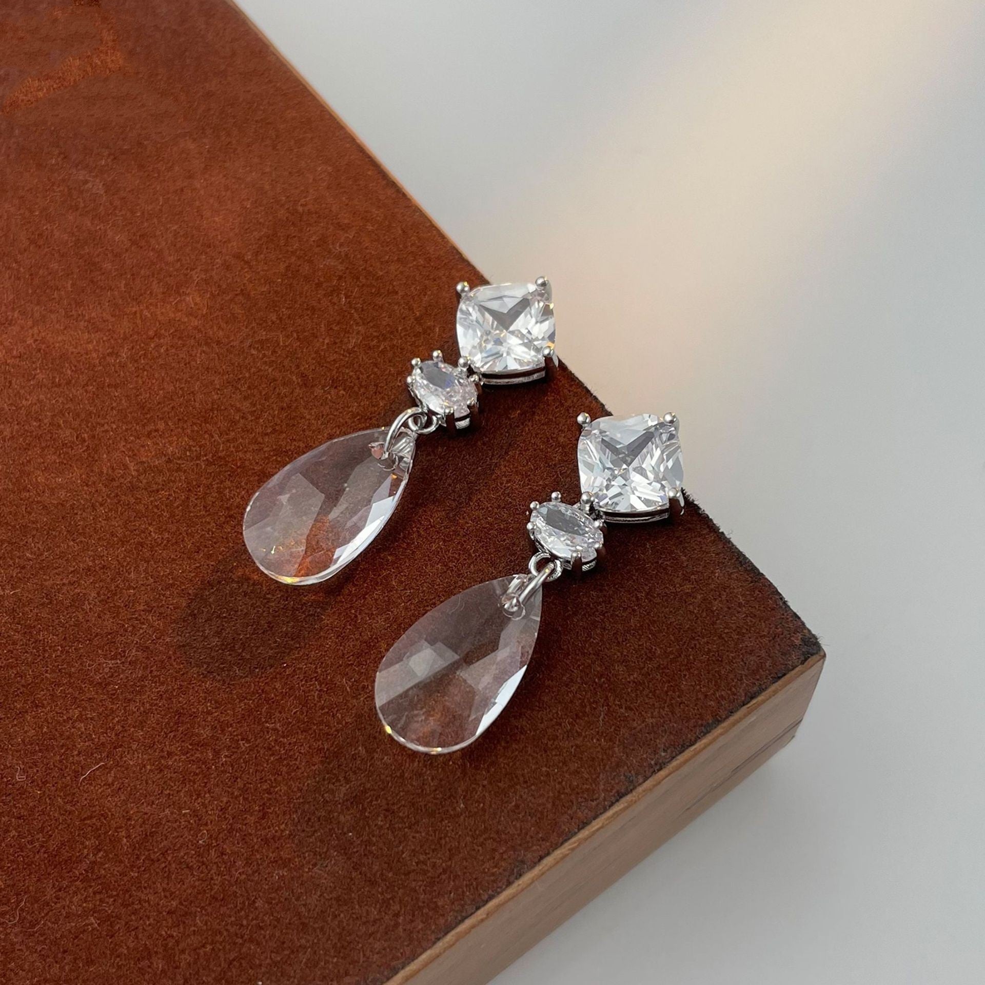 Trendy Water Drop-shaped Earrings Fashion Advanced Weloria